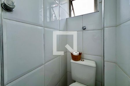 Apartamento à venda com 80m², 2 quartos e sem vaga Apartamento à venda com 80m², 2 quartos e sem vagaBanheiro de serviço