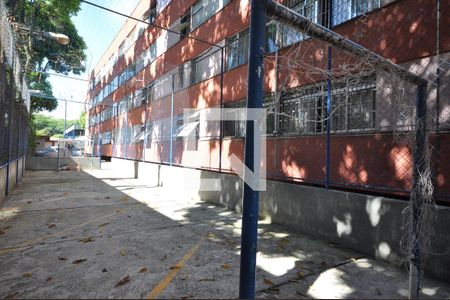 Apartamento à venda com 78m², 2 quartos e sem vagaÁrea comum