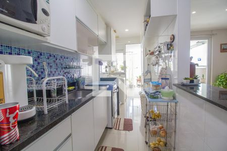 Apartamento à venda com 153m², 4 quartos e 3 vagas Apartamento à venda com 153m², 4 quartos e 3 vagasCozinha e Área de Serviço