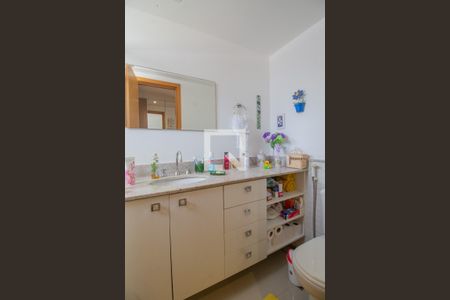 Apartamento à venda com 153m², 4 quartos e 3 vagas Apartamento à venda com 153m², 4 quartos e 3 vagasBanheiro da Suíte 4