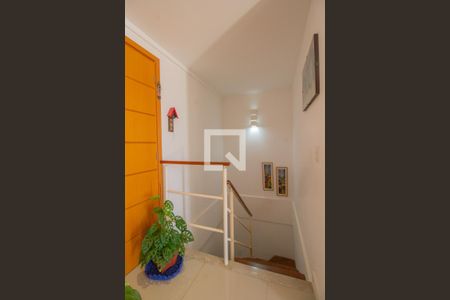 Apartamento à venda com 153m², 4 quartos e 3 vagas Apartamento à venda com 153m², 4 quartos e 3 vagasEscada