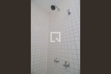 Apartamento à venda com 153m², 4 quartos e 3 vagas Apartamento à venda com 153m², 4 quartos e 3 vagasChuveiro