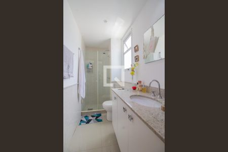 Apartamento à venda com 153m², 4 quartos e 3 vagas Apartamento à venda com 153m², 4 quartos e 3 vagasBanheiro Canadense