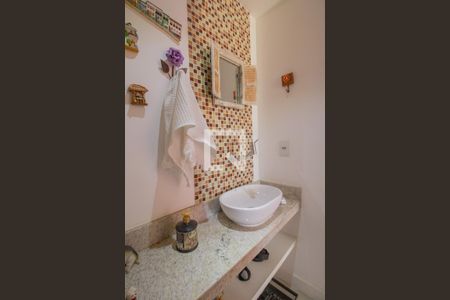 Apartamento à venda com 153m², 4 quartos e 3 vagas Apartamento à venda com 153m², 4 quartos e 3 vagasLavabo