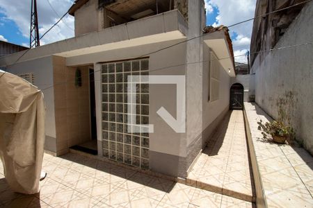 Casa à venda com 331m², 2 quartos e 2 vagas Casa à venda com 331m², 2 quartos e 2 vagasÁrea de Serviço