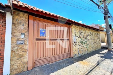 Casa à venda com 278m², 4 quartos e 7 vagasFachada