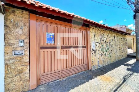 Casa à venda com 278m², 4 quartos e 7 vagasFachada