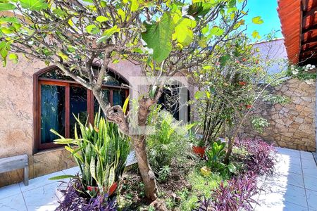 Casa à venda com 278m², 4 quartos e 7 vagasJardim