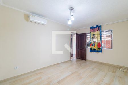 Sala de casa para alugar com 2 quartos, 150m² em Jardim Maria Virginia, São Paulo