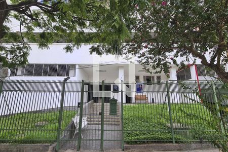 Apartamento à venda com 64m², 2 quartos e 1 vaga Apartamento à venda com 64m², 2 quartos e 1 vagaFachada do Condomínio com placa