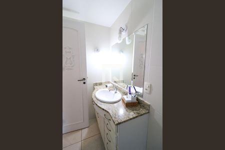 Casa à venda com 800m², 5 quartos e 4 vagasBanheiro da Suíte 3