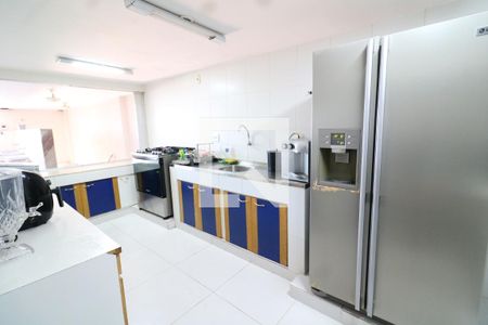 Casa à venda com 800m², 5 quartos e 4 vagasCozinha do Salão de Festas 2