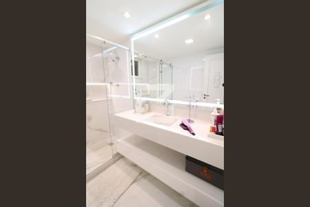 Casa à venda com 800m², 5 quartos e 4 vagasBanheiro da Suíte 4