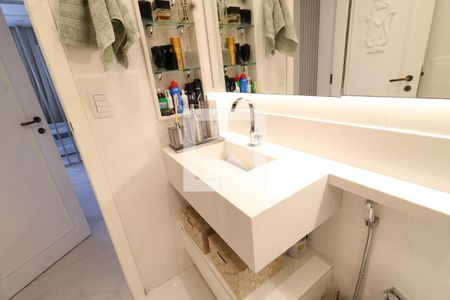 Casa à venda com 800m², 5 quartos e 4 vagasBanheiro 1 da Suíte 1