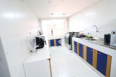 Casa à venda com 800m², 5 quartos e 4 vagasCozinha do Salão de Festas 2