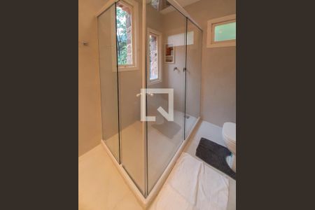 Casa de condomínio à venda com 419m², 3 quartos e 2 vagas Casa de condomínio à venda com 419m², 3 quartos e 2 vagasBanheiro Quarto 1 suíte