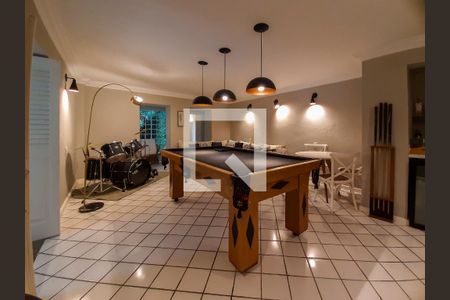 Casa de condomínio à venda com 419m², 3 quartos e 2 vagas Casa de condomínio à venda com 419m², 3 quartos e 2 vagasSala de jogos