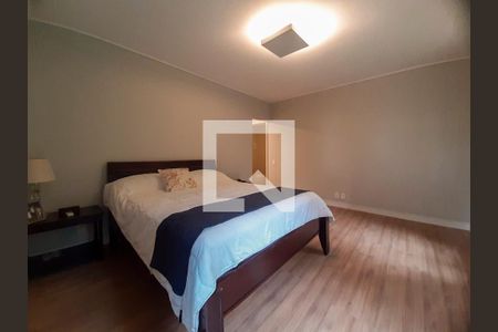 Casa de condomínio à venda com 419m², 3 quartos e 2 vagas Casa de condomínio à venda com 419m², 3 quartos e 2 vagasQuarto 1 suíte