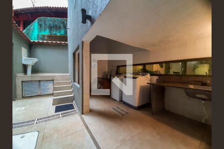 Casa de condomínio à venda com 419m², 3 quartos e 2 vagas Casa de condomínio à venda com 419m², 3 quartos e 2 vagasÁrea de Serviço