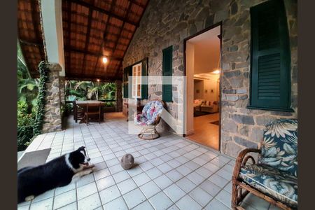 Casa de condomínio à venda com 419m², 3 quartos e 2 vagas Casa de condomínio à venda com 419m², 3 quartos e 2 vagasVaranda