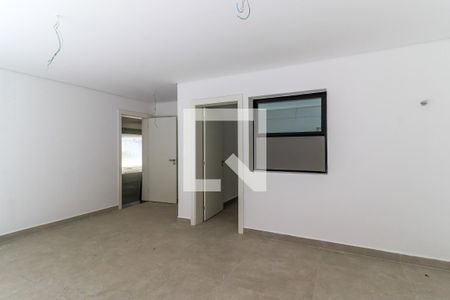 Casa de condomínio à venda com 935m², 4 quartos e 6 vagas Casa de condomínio à venda com 935m², 4 quartos e 6 vagasÁrea de Serviço