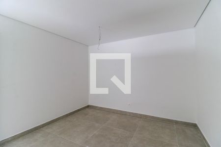 Casa de condomínio à venda com 935m², 4 quartos e 6 vagas Casa de condomínio à venda com 935m², 4 quartos e 6 vagasQuarto de Serviço