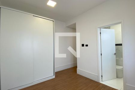 Casa de condomínio à venda com 200m², 4 quartos e 4 vagasSuíte 2