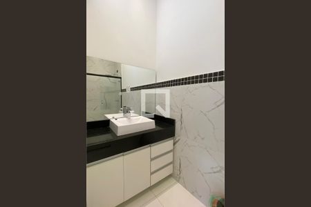 Casa de condomínio à venda com 200m², 4 quartos e 4 vagasBanheiro da Suíte 3