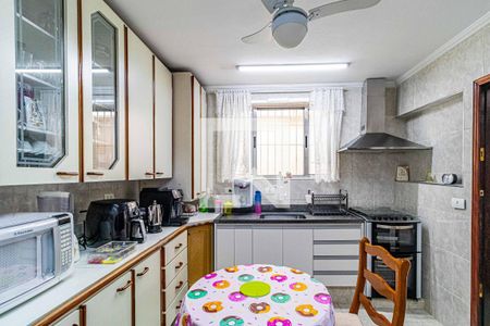 Casa à venda com 147m², 3 quartos e 3 vagas Casa à venda com 147m², 3 quartos e 3 vagasCozinha