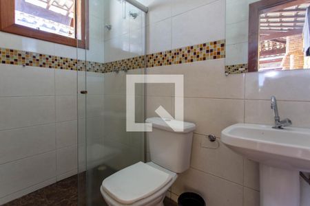 Casa à venda com 650m², 4 quartos e 5 vagasÁrea Comum - Banheiro 