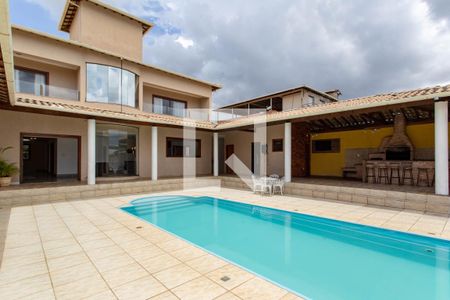 Casa à venda com 650m², 4 quartos e 5 vagasPiscina