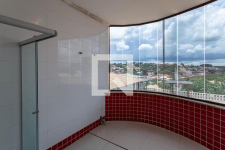 Casa à venda com 650m², 4 quartos e 5 vagasBanheiro da Suíte 2