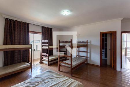 Casa à venda com 650m², 4 quartos e 5 vagasQuarto Suíte 2