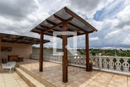 Casa à venda com 650m², 4 quartos e 5 vagasPiscina