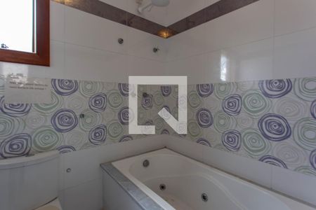 Casa à venda com 650m², 4 quartos e 5 vagasBanheiro da Suíte 1