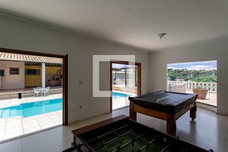 Casa à venda com 650m², 4 quartos e 5 vagasÁrea Comum -Salão de jogos