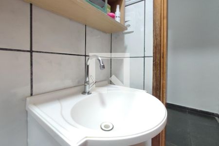 Casa à venda com 180m², 4 quartos e 2 vagasBanheiro