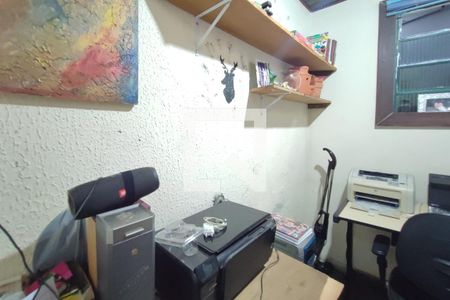 Casa à venda com 180m², 4 quartos e 2 vagasEscritório