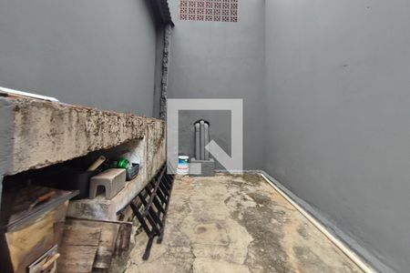 Casa à venda com 180m², 4 quartos e 2 vagasFundos