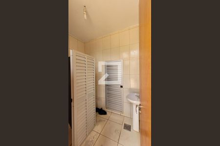 Casa à venda com 1411m², 10 quartos e 13 vagas Casa à venda com 1411m², 10 quartos e 13 vagasBanheiro 5