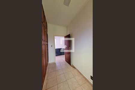 Casa à venda com 1411m², 10 quartos e 13 vagas Casa à venda com 1411m², 10 quartos e 13 vagasCloset