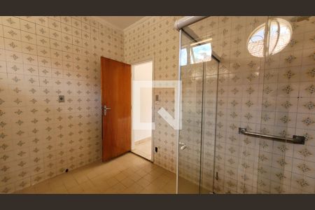 Casa à venda com 1411m², 10 quartos e 13 vagas Casa à venda com 1411m², 10 quartos e 13 vagasBanheiro da Suíte