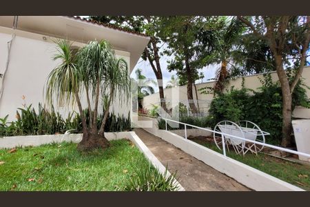 Casa à venda com 1411m², 10 quartos e 13 vagas Casa à venda com 1411m², 10 quartos e 13 vagasFachada