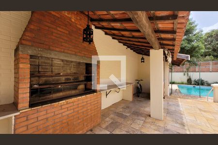 Casa à venda com 1411m², 10 quartos e 13 vagas Casa à venda com 1411m², 10 quartos e 13 vagasChurrasqueira