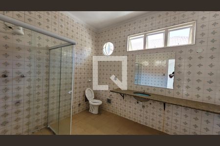 Casa à venda com 1411m², 10 quartos e 13 vagas Casa à venda com 1411m², 10 quartos e 13 vagasBanheiro da Suíte