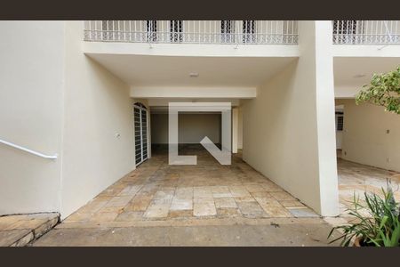 Casa à venda com 1411m², 10 quartos e 13 vagas Casa à venda com 1411m², 10 quartos e 13 vagasGaragem