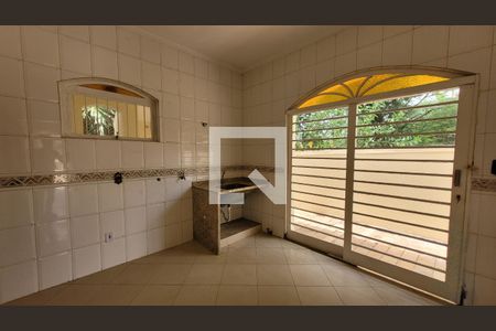 Casa à venda com 1411m², 10 quartos e 13 vagas Casa à venda com 1411m², 10 quartos e 13 vagasÁrea de Serviço