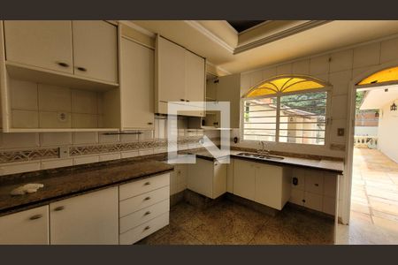 Casa à venda com 1411m², 10 quartos e 13 vagas Casa à venda com 1411m², 10 quartos e 13 vagasCozinha