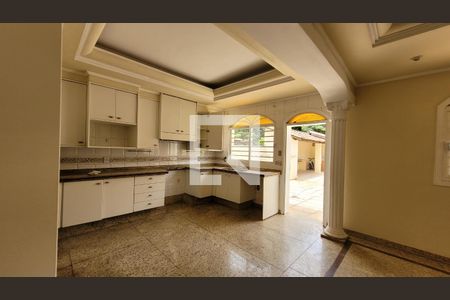 Casa à venda com 1411m², 10 quartos e 13 vagas Casa à venda com 1411m², 10 quartos e 13 vagasCozinha