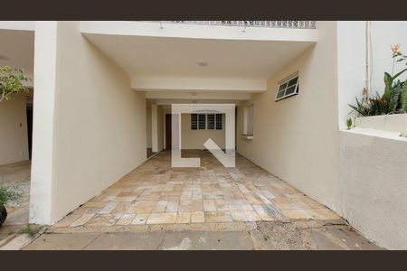 Casa à venda com 1411m², 10 quartos e 13 vagas Casa à venda com 1411m², 10 quartos e 13 vagasGaragem